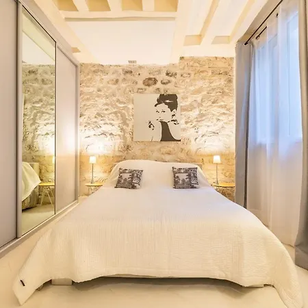 Santorini Apartment